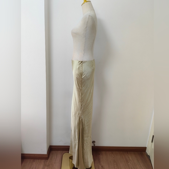 DE LA VALI SUELO SKIRT IN SAND SILK SATIN - Picture 9 of 13